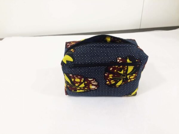 box purse zipped pocket